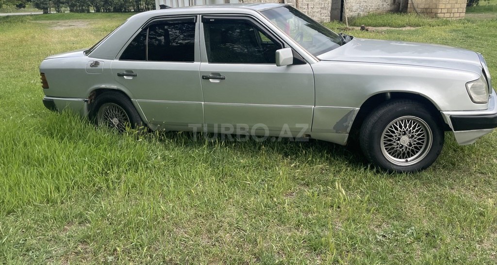 Mercedes 200 D