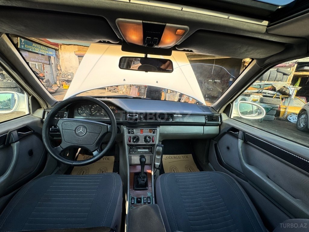 Mercedes 200 D