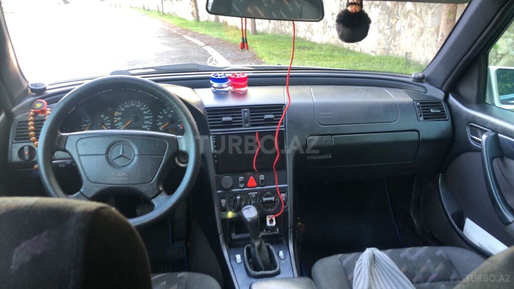 Mercedes C 180
