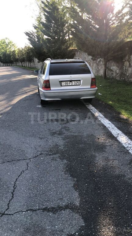 Mercedes C 180