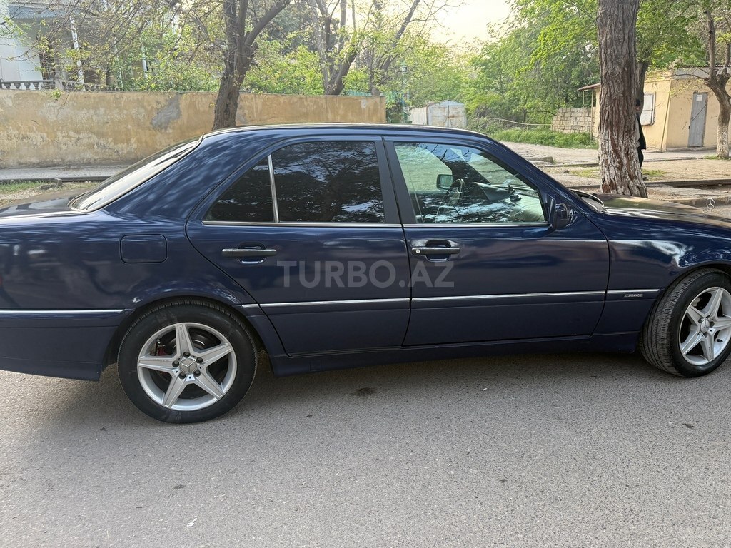 Mercedes C 200