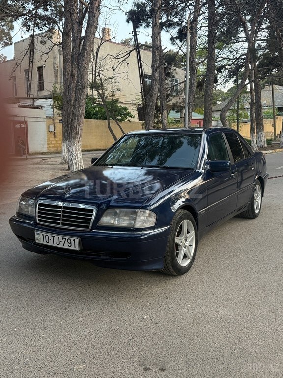 Mercedes C 200