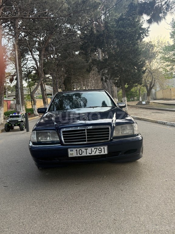 Mercedes C 200