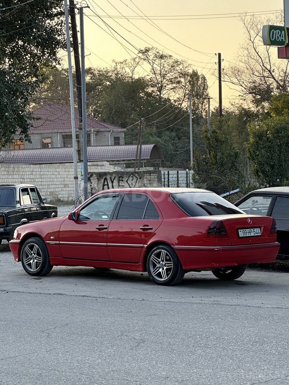 Mercedes C 180