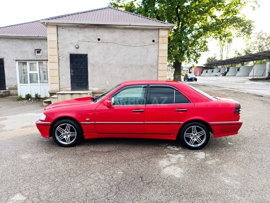 Mercedes C 180