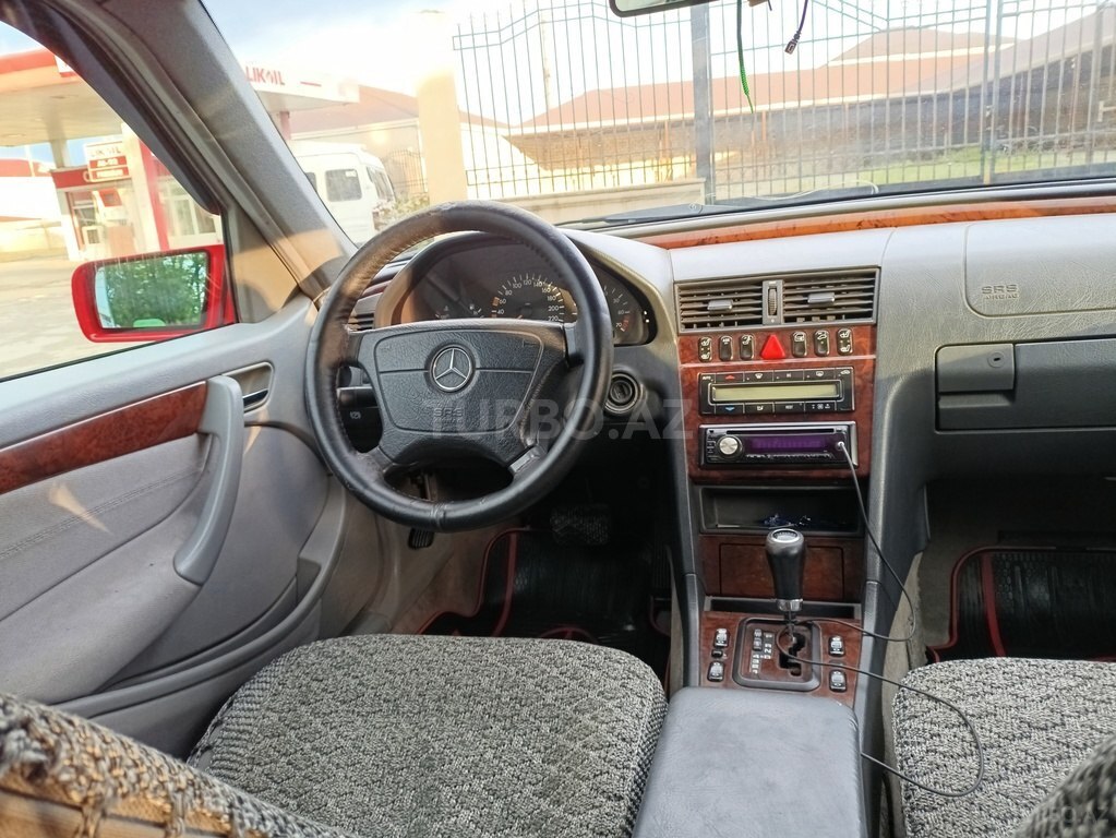 Mercedes C 180