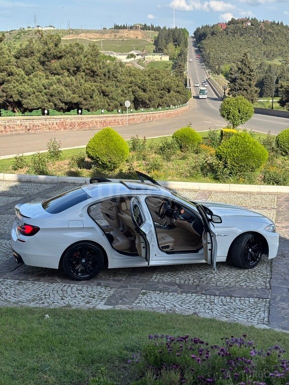 BMW 528