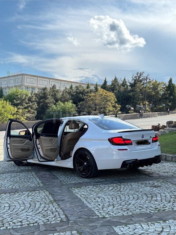 BMW 528