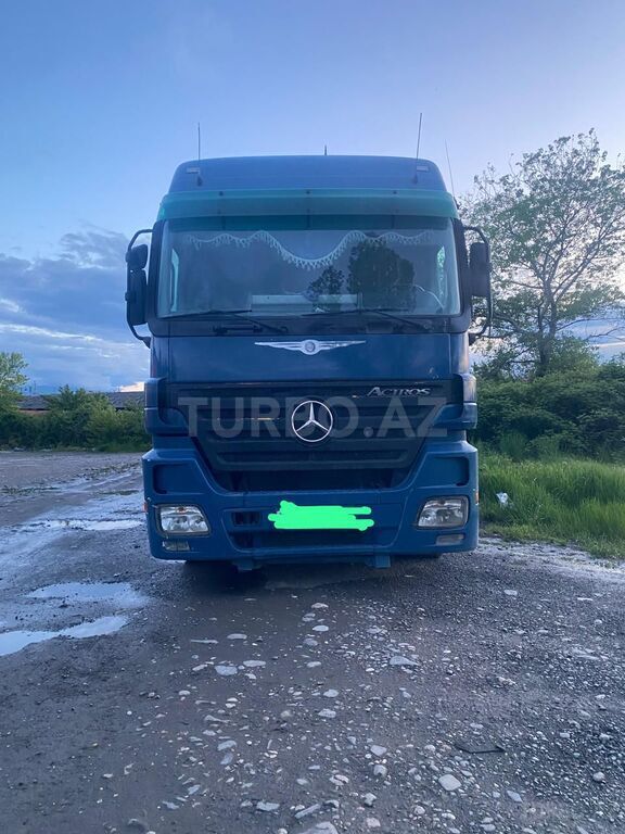 Mercedes Actros 1844
