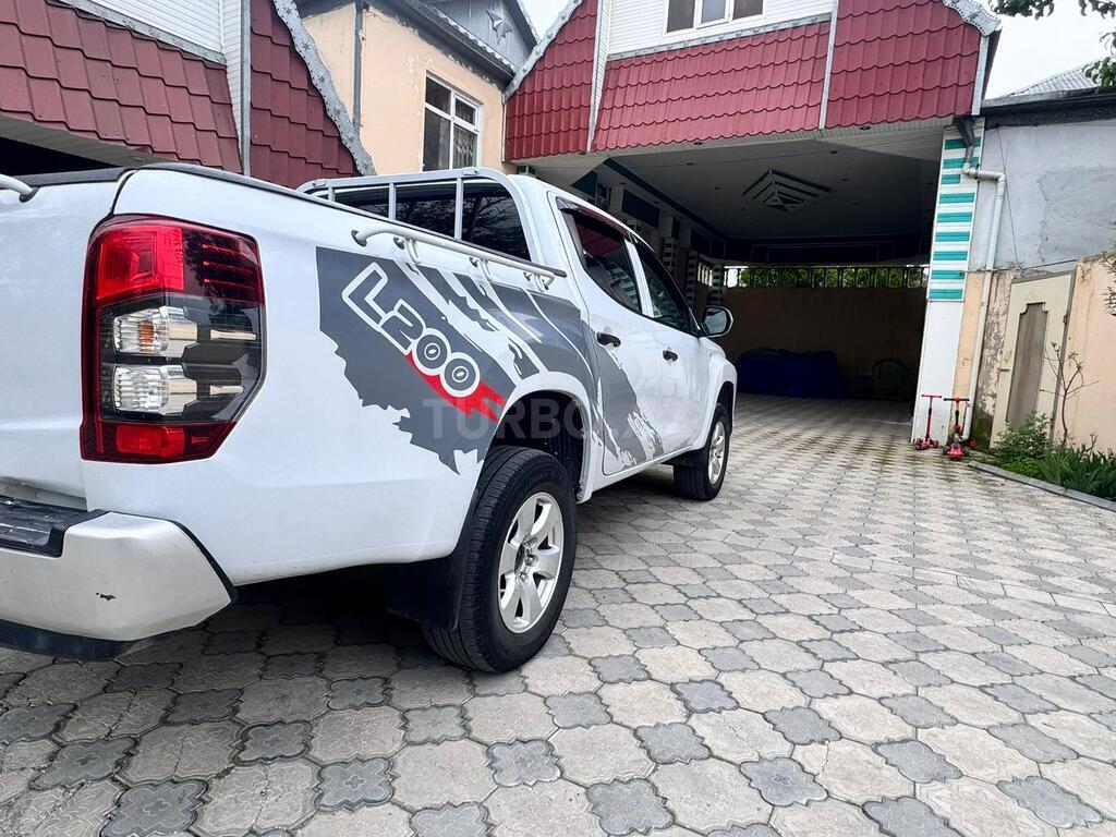 Mitsubishi L200