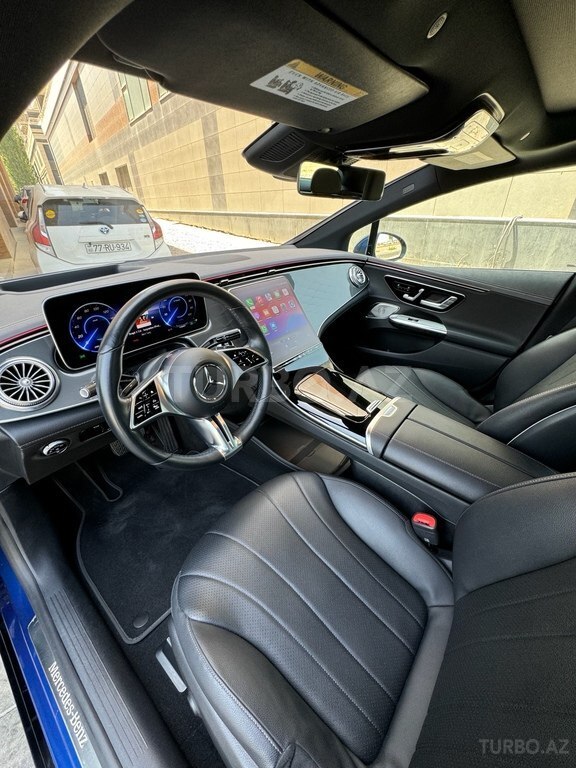 Mercedes EQE 350