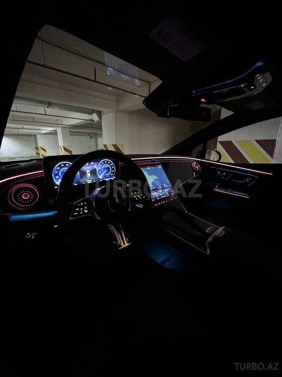 Mercedes EQE 350