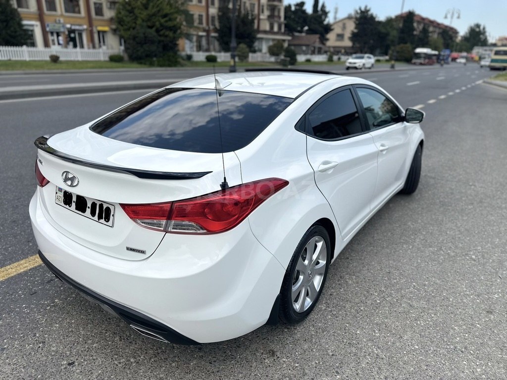 Hyundai Elantra