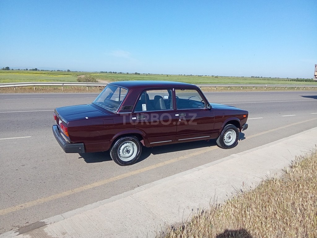 LADA (VAZ) 2107