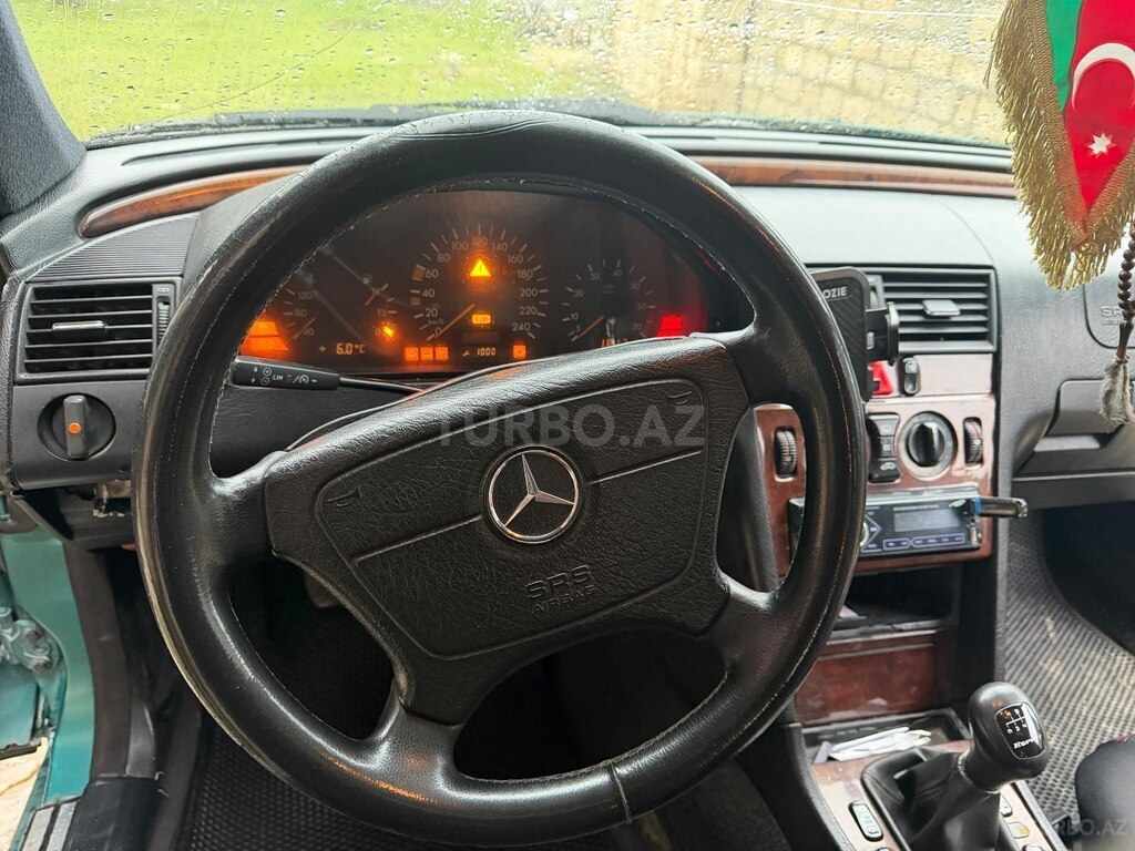 Mercedes C 180