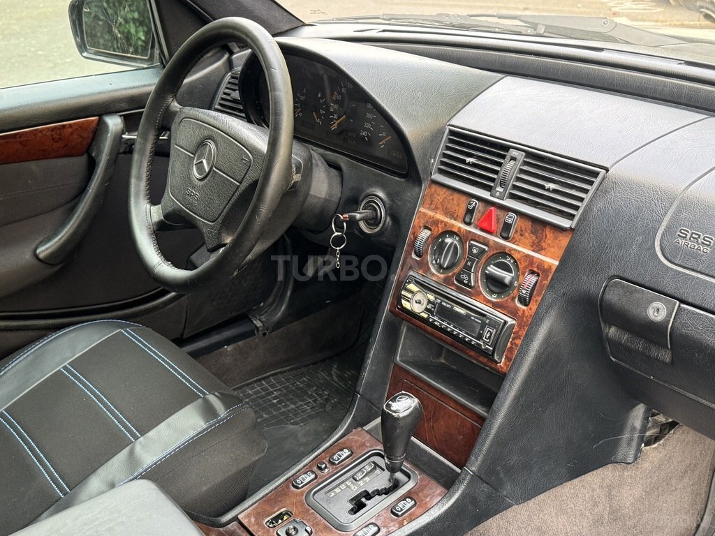 Mercedes C 180