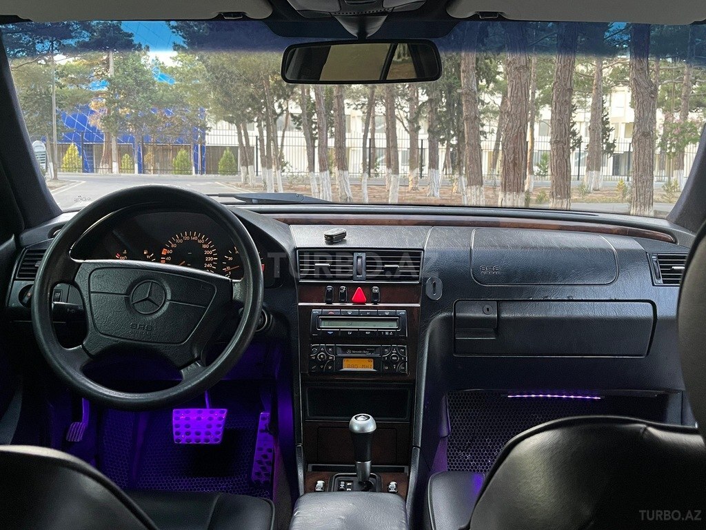 Mercedes C 240