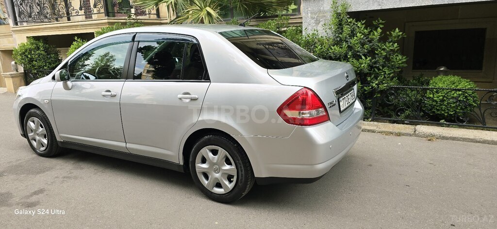 Nissan Tiida