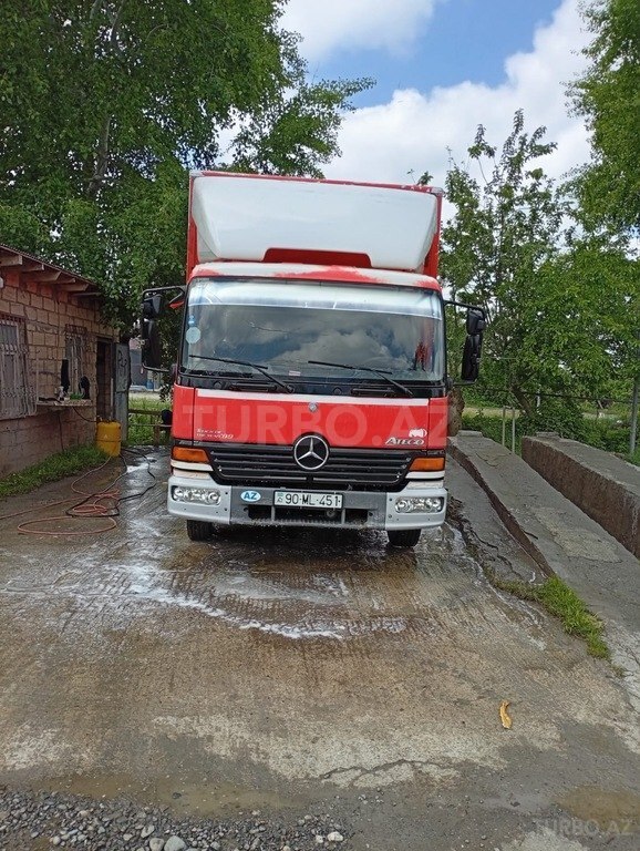 Mercedes Atego 815
