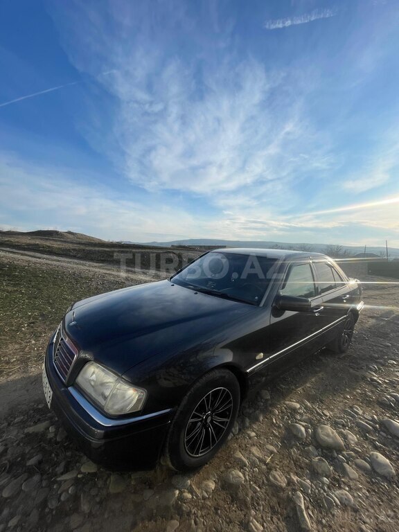 Mercedes C 200