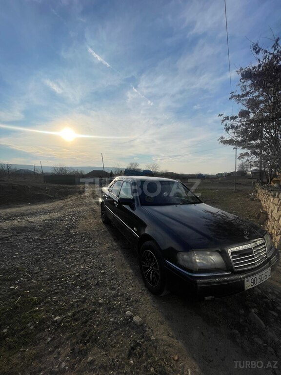 Mercedes C 200