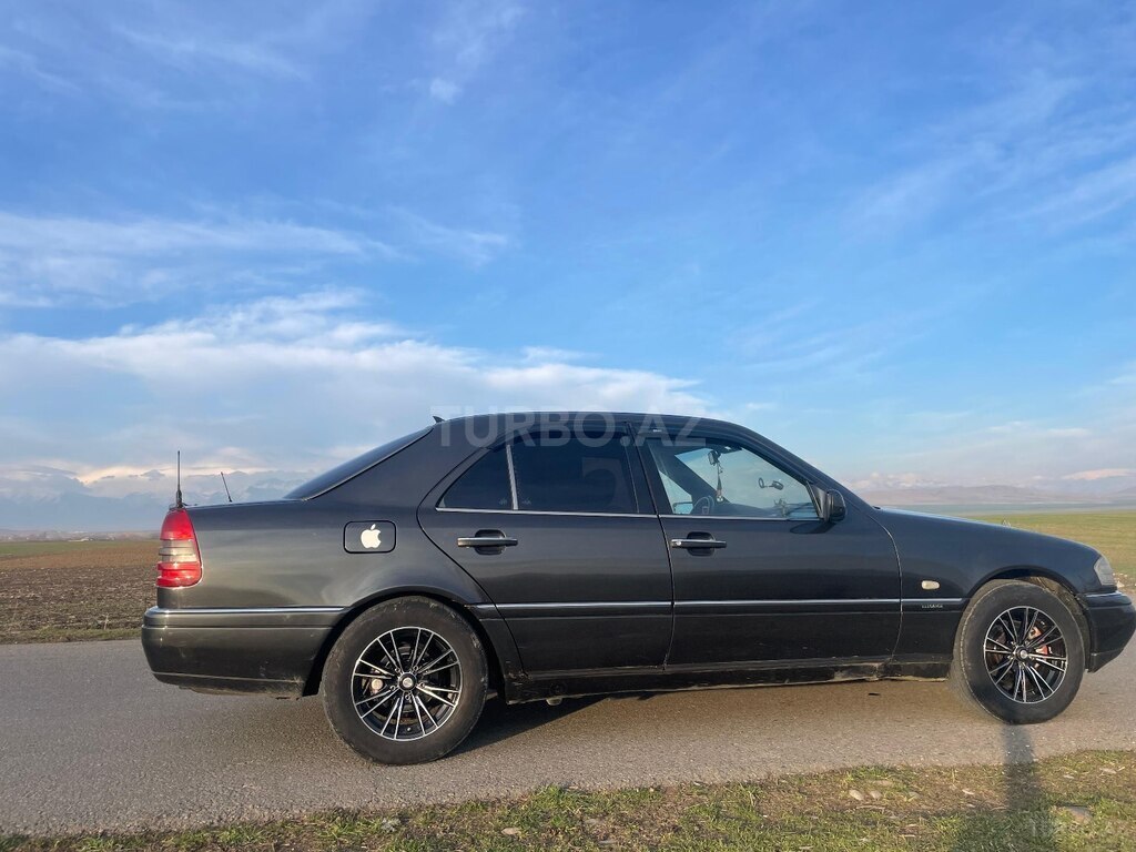 Mercedes C 200