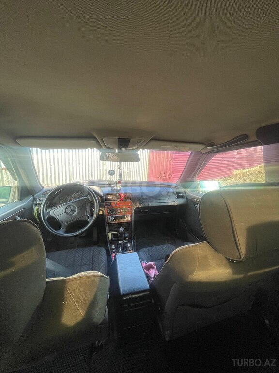 Mercedes C 200