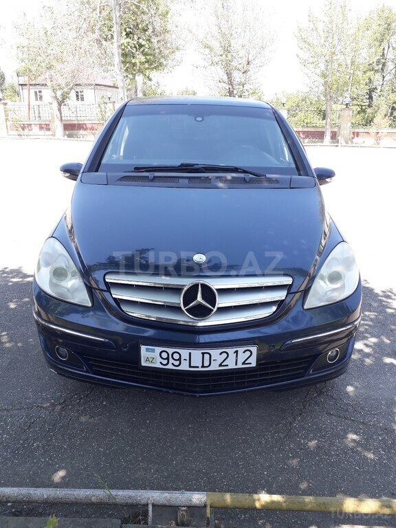 Mercedes B 200