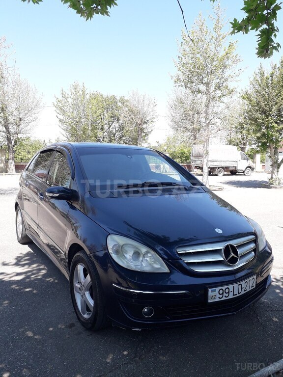 Mercedes B 200