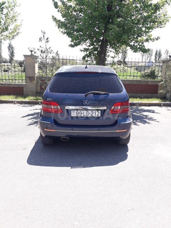Mercedes B 200