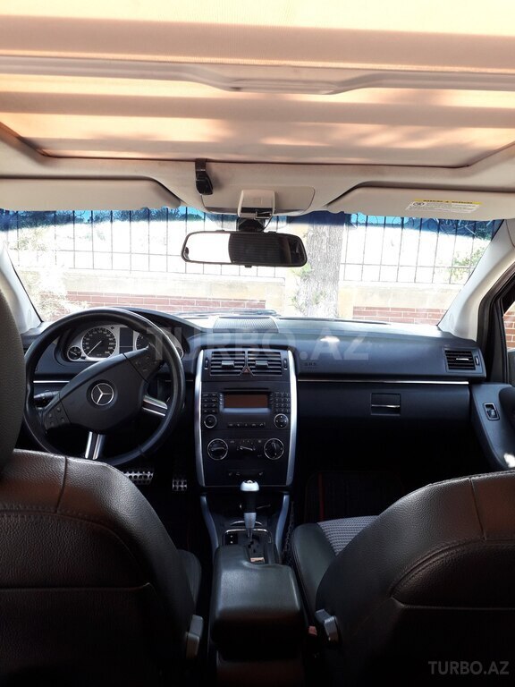 Mercedes B 200