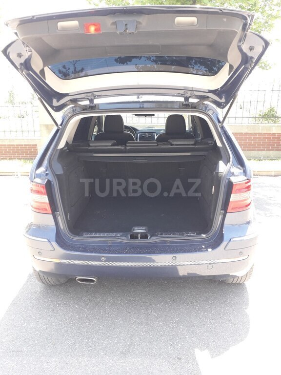 Mercedes B 200