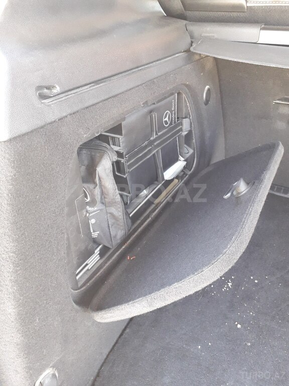 Mercedes B 200