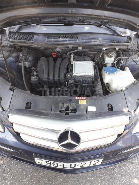 Mercedes B 200
