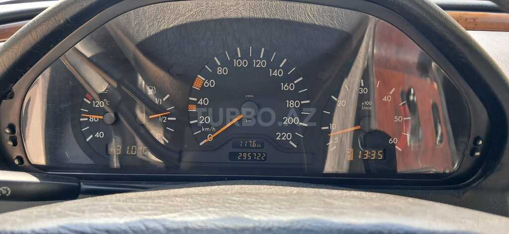 Mercedes C 220