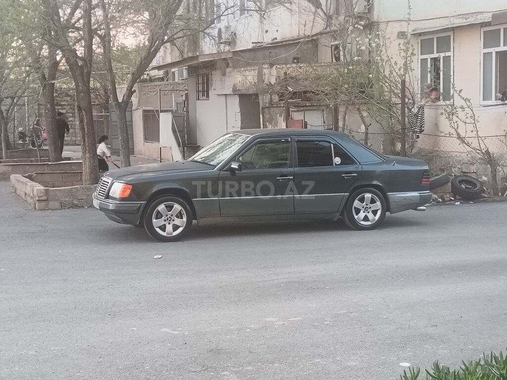 Mercedes 220 E
