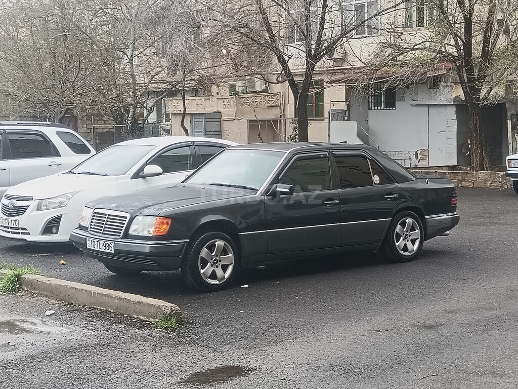 Mercedes 220 E
