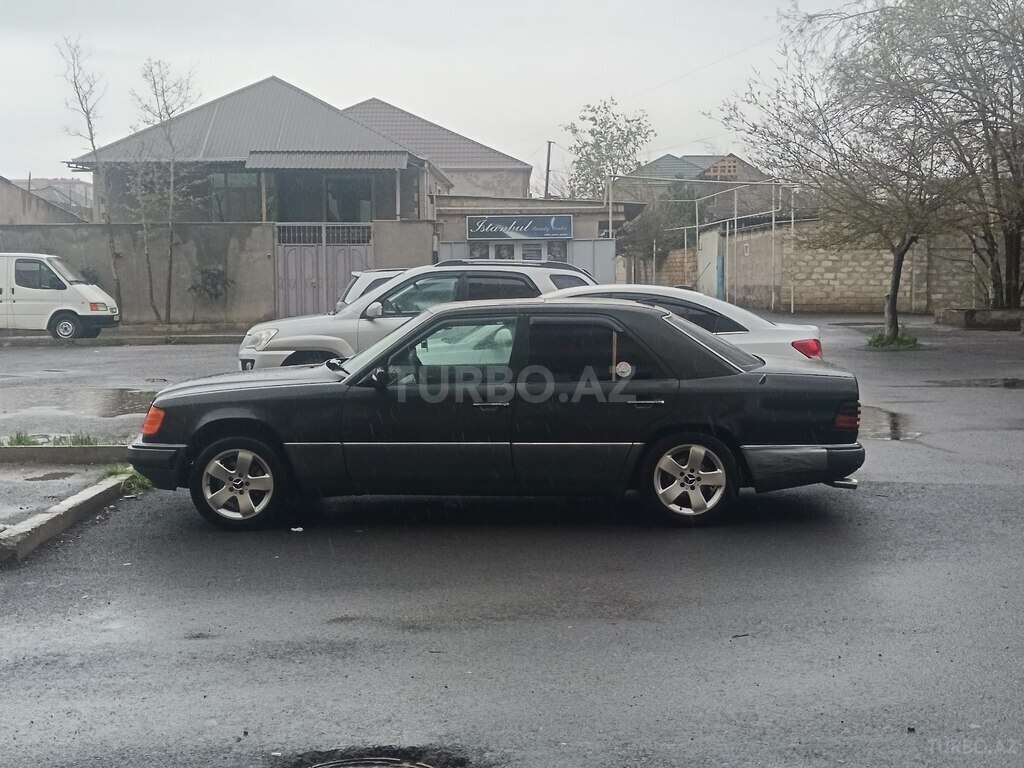 Mercedes 220 E