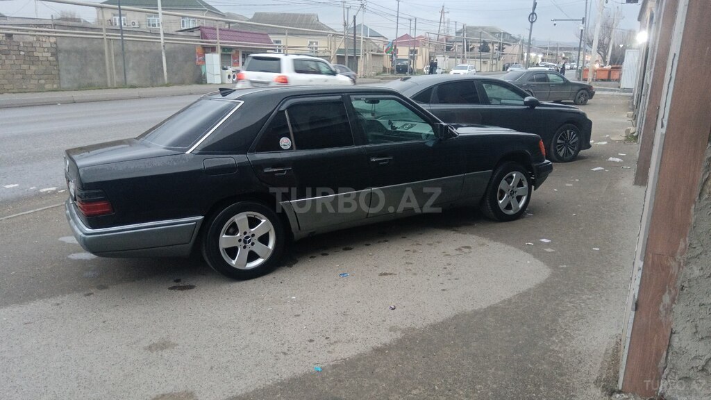 Mercedes 220 E