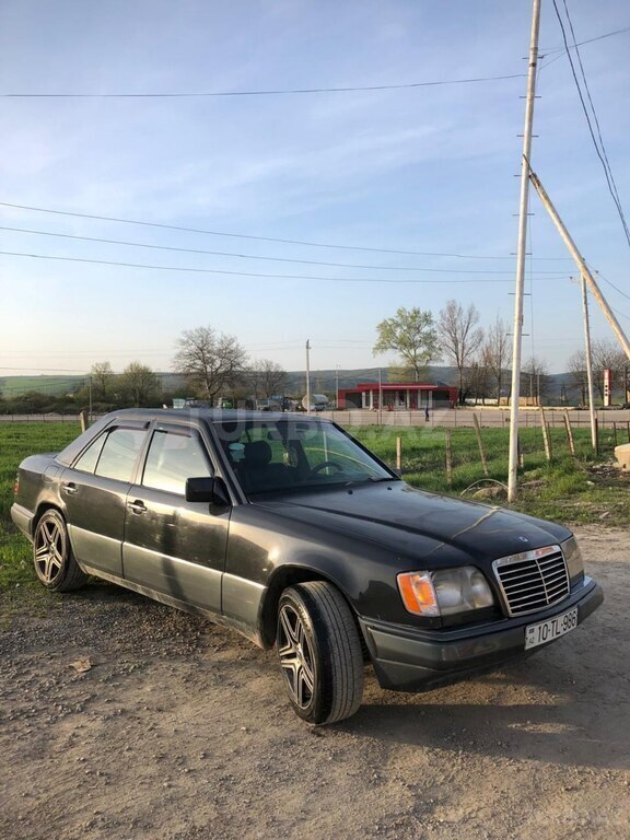 Mercedes 220 E