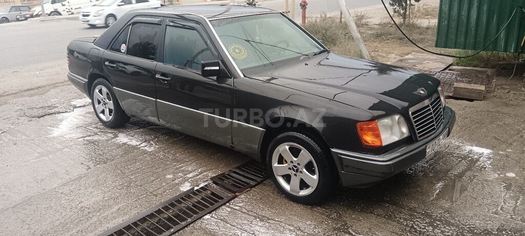 Mercedes 220 E