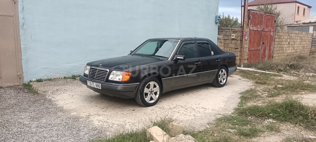 Mercedes 220 E