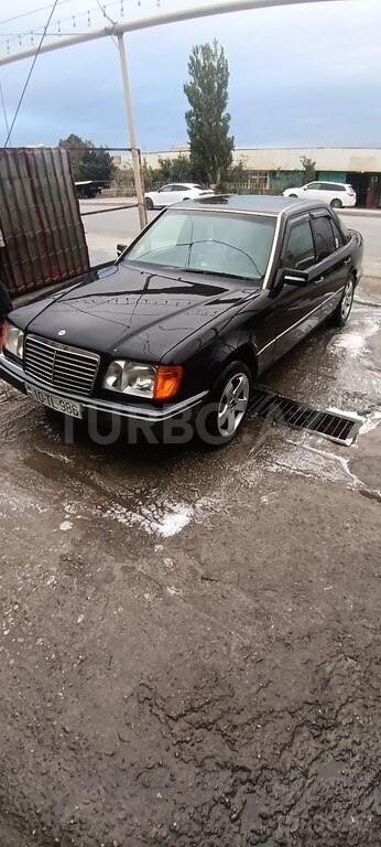 Mercedes 220 E