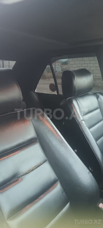 Mercedes 220 E