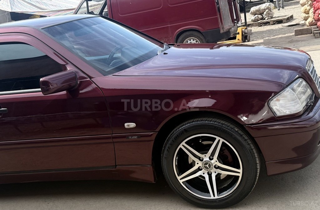 Mercedes C 240