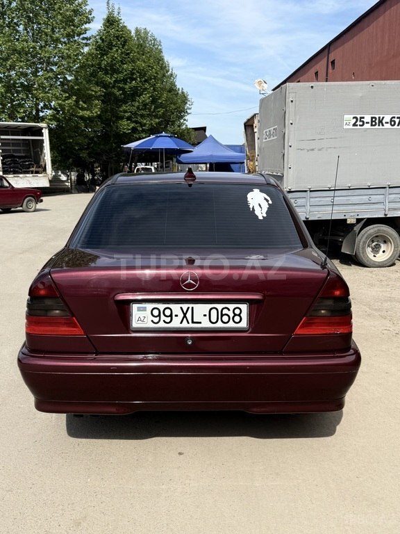 Mercedes C 240