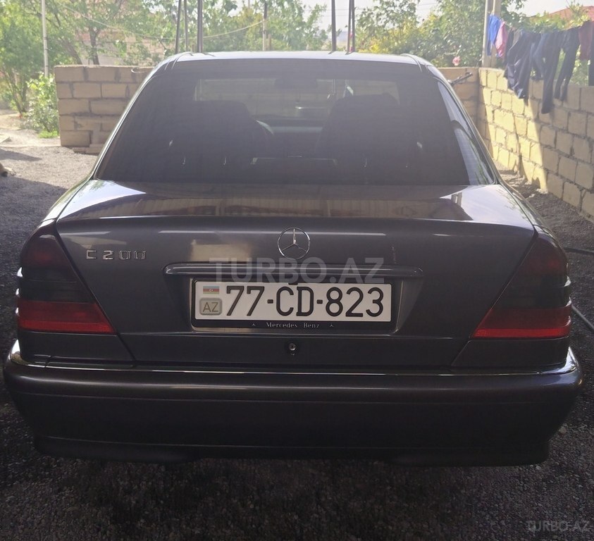 Mercedes C 200