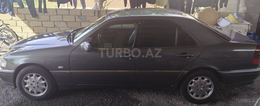 Mercedes C 200