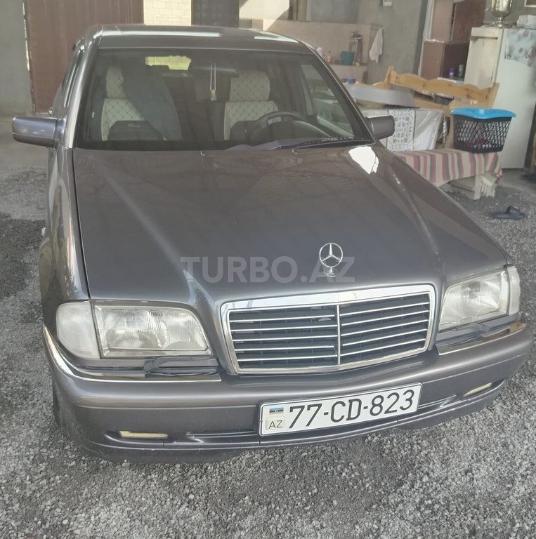 Mercedes C 200