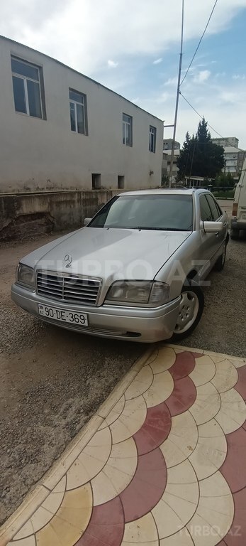 Mercedes C 180